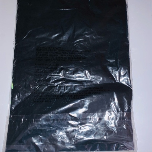 Jeffree Star Spring Mystery Box Tshirt Medium new - Picture 4 of 4